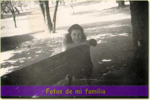 MamaLolaDec48-02.jpg